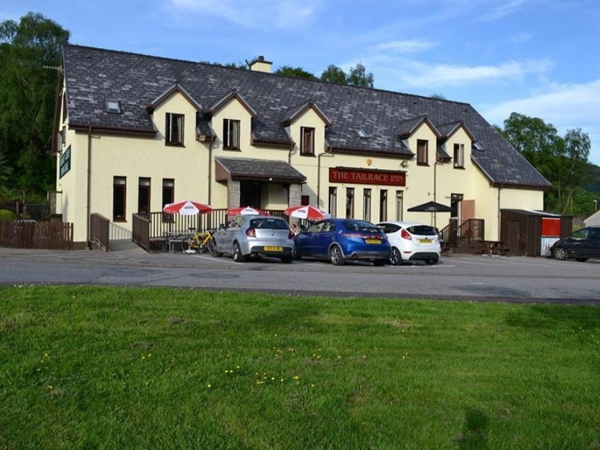 Tailrace Inn Кинлохлевън Екстериор снимка