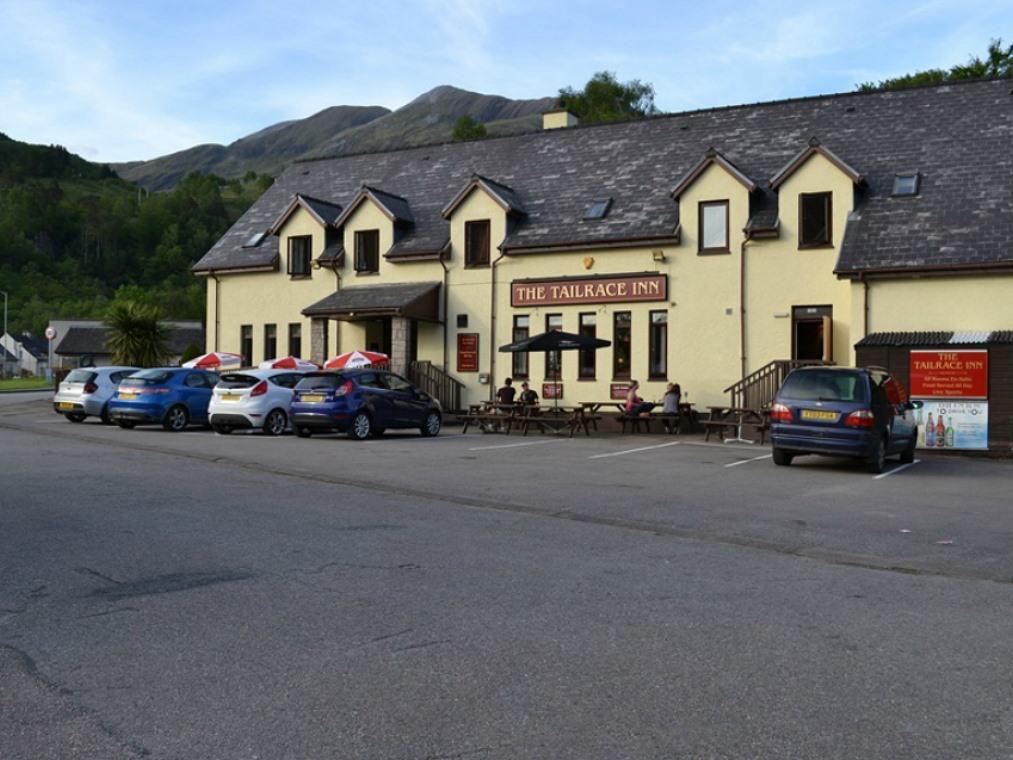 Tailrace Inn Кинлохлевън Екстериор снимка