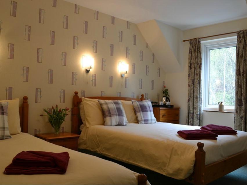 Tailrace Inn Кинлохлевън Екстериор снимка